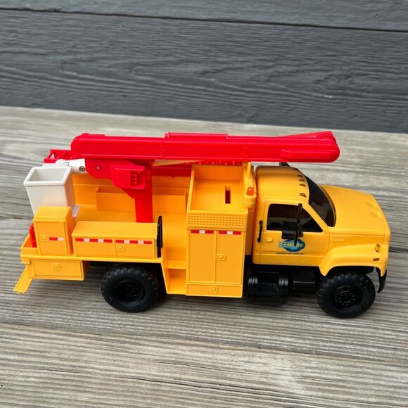 11" DG PRODUCTIONS -1995-1-1 Empire Electric Utility Bucket Truck - Picture 2 of 16